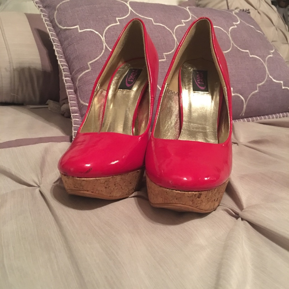 Heels - Picture 4 of 4
